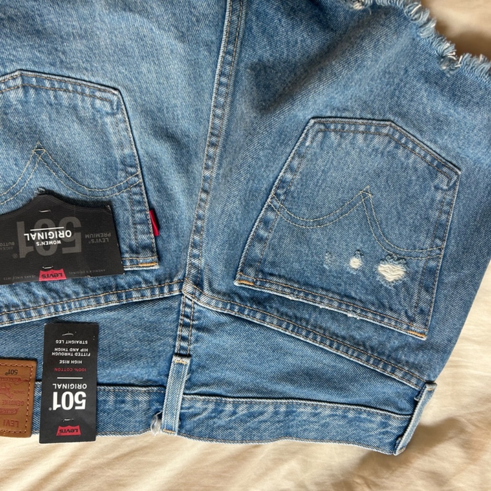 NEW W TAGS Levi's 501 shorts - Picture 6 of 6
